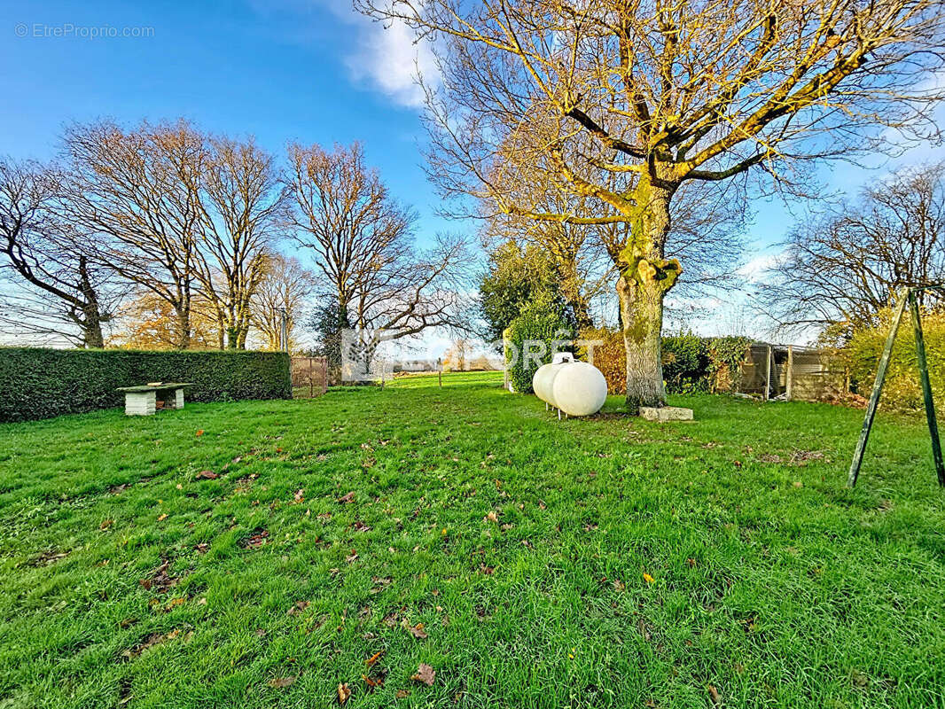 Maison à SAINT-SERVANT