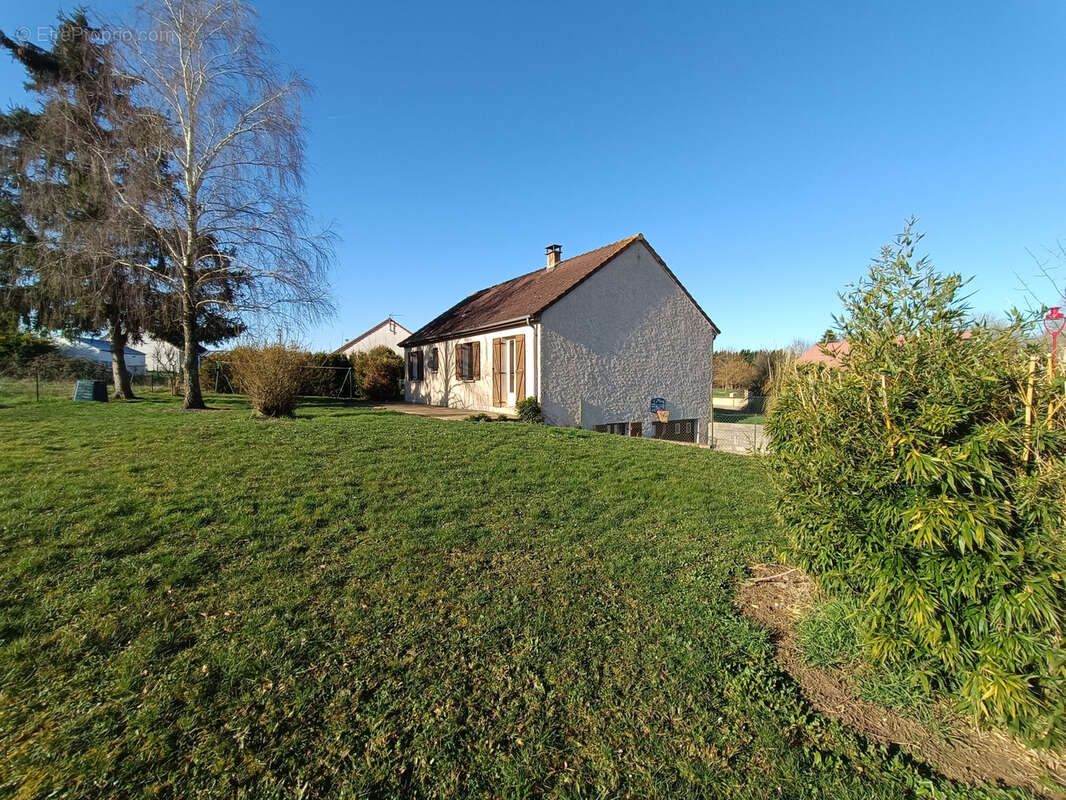 Maison à CHARENTONNAY