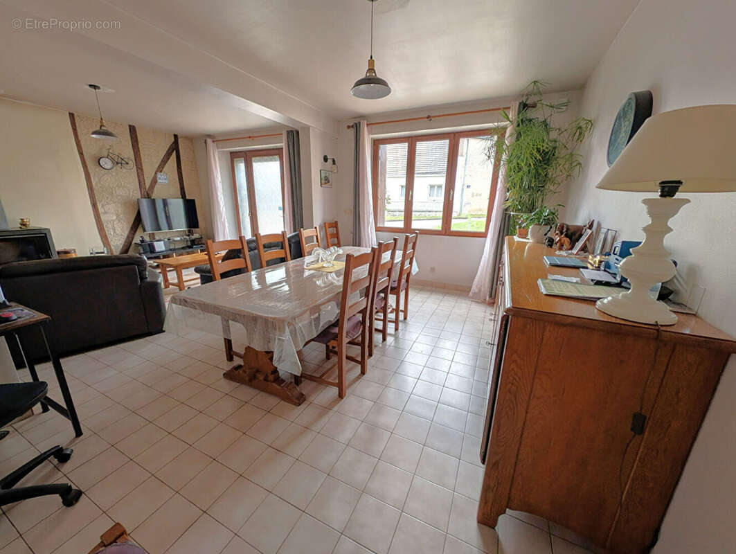 Maison à CHAMPLAY