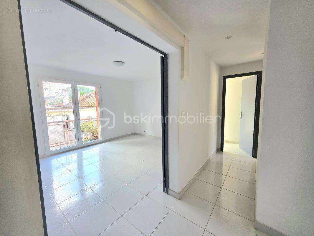 Appartement à VALREAS