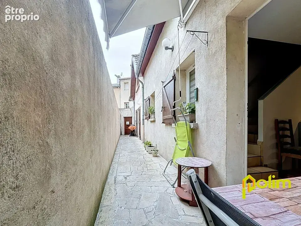 maison de ville F5 avec terrasse en parfait état - photo 10