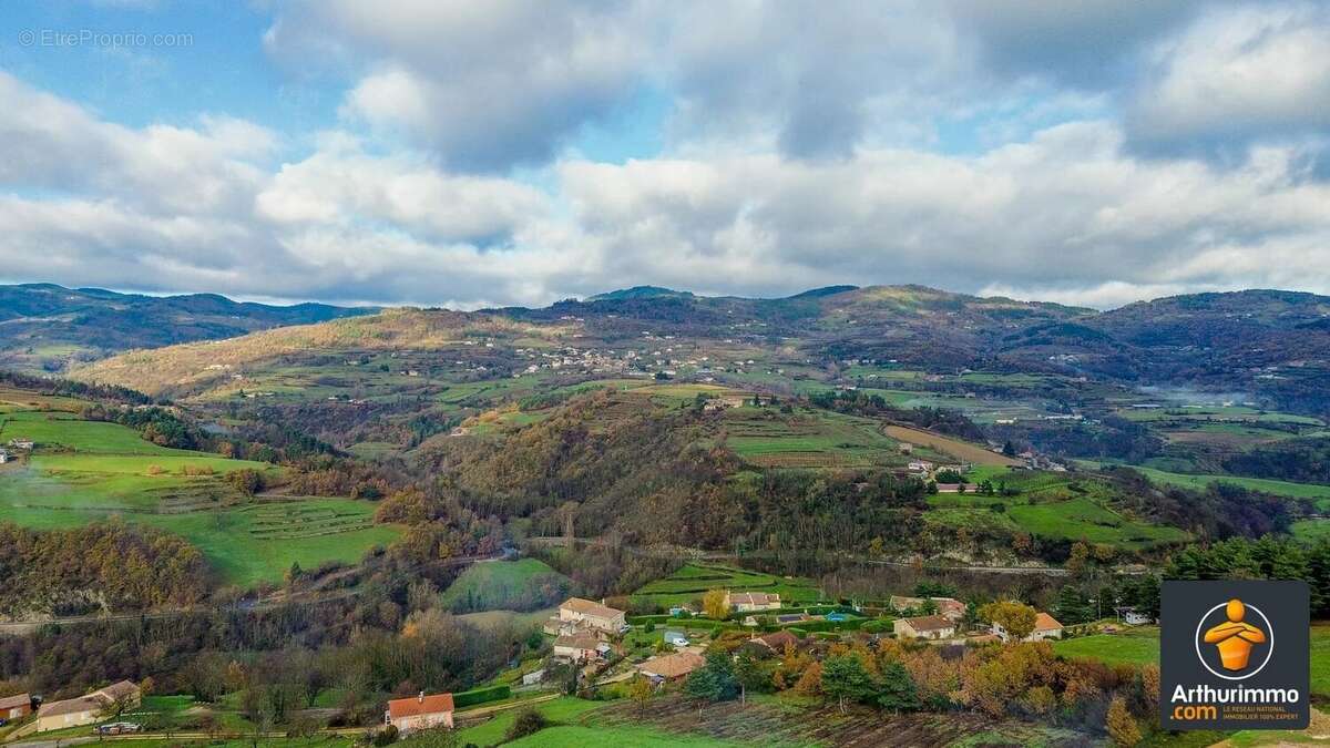 Maison à LE CRESTET