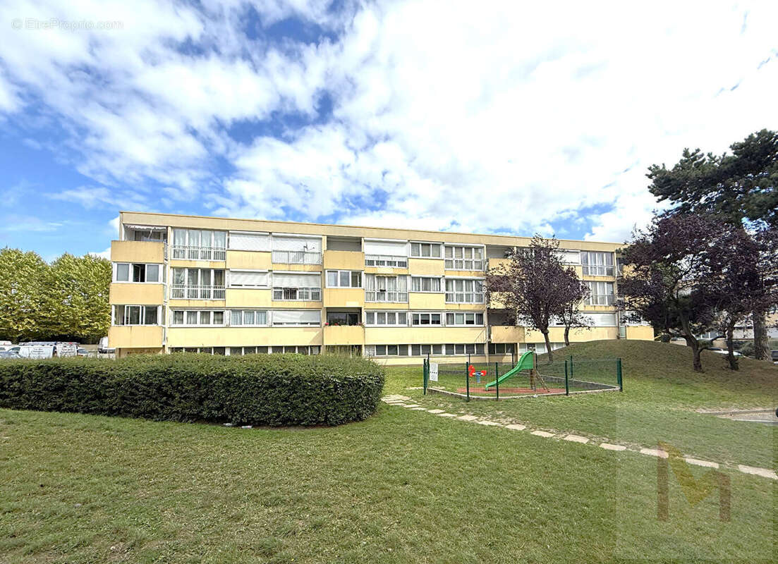 Appartement à NEUILLY-PLAISANCE