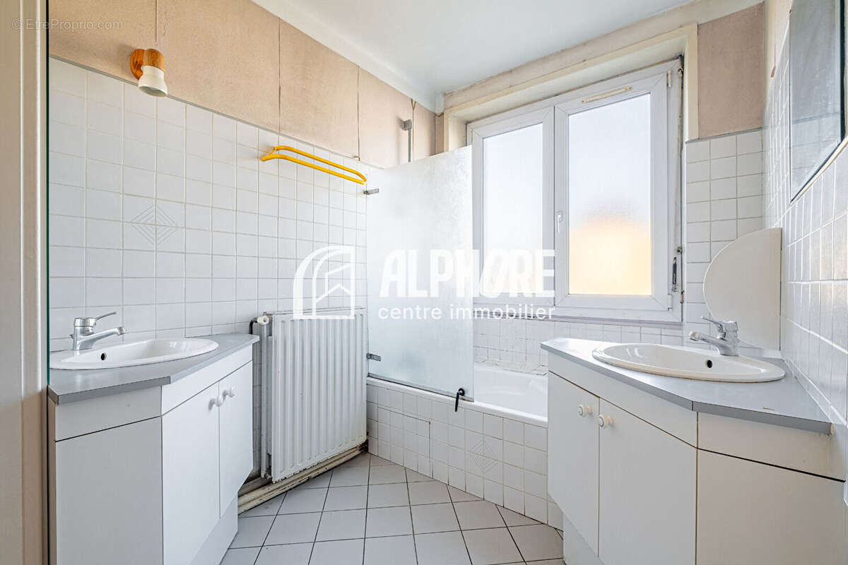 Nantes - Maison familiale évolutive avec jardin - 7 pièces -183 m² - garage double - photo 8