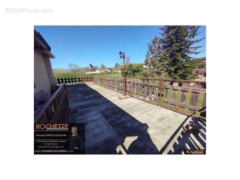 Maison à SAINT-ETIENNE-LE-MOLARD