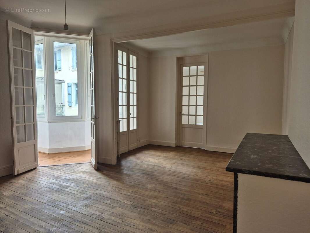 Appartement 102 m² à Tarbes  - photo 3