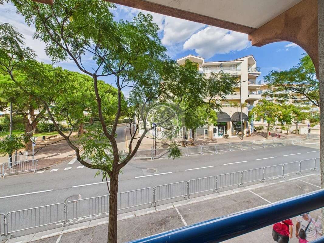 À Vendre en exclusivité - T2 de 39 m² rénové avec Garage - Port Fréjus - photo 6