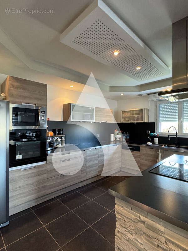 Maison à NEUFCHATEAU