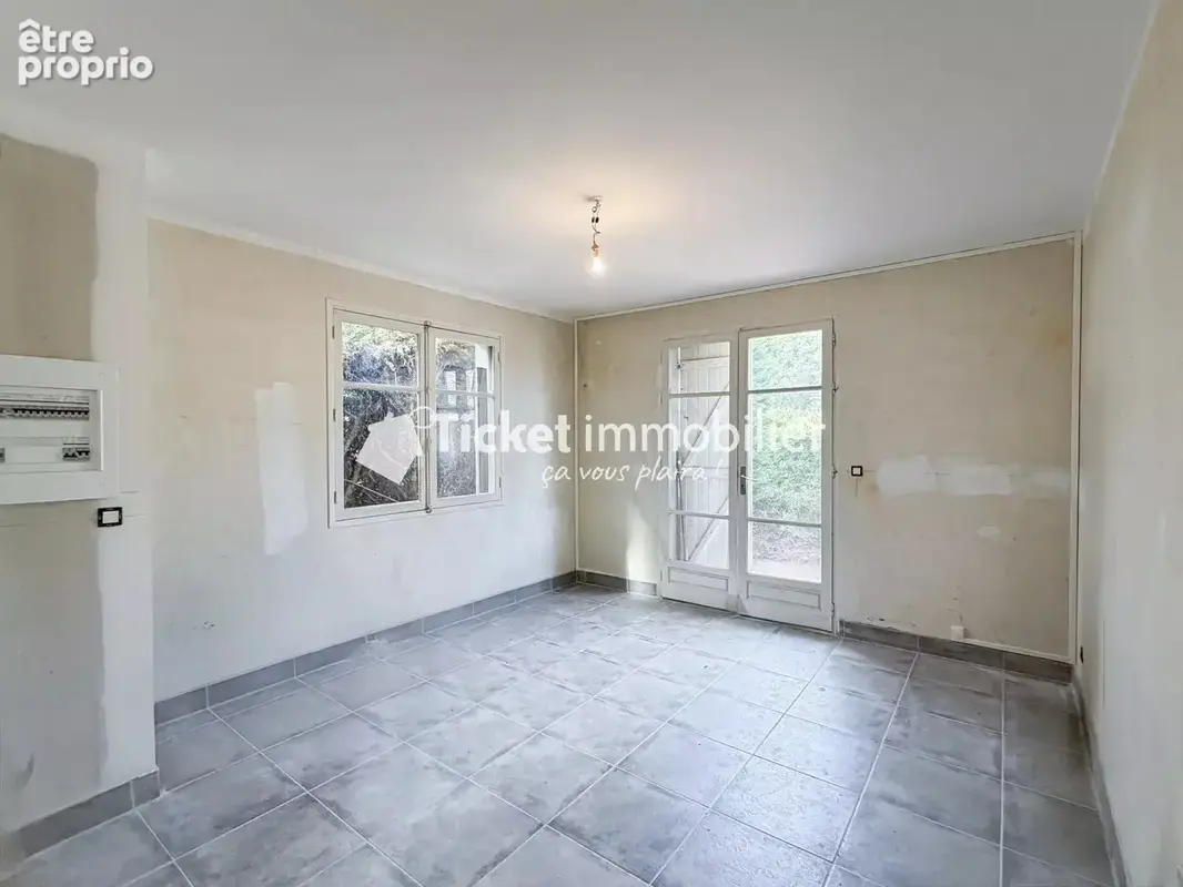 Appartement t2 45m2 pibrac centre, 1er étage, terrasse de 19m2, cuisine et salle d'eau neuves, travaux bien avancés etc ... - photo 4