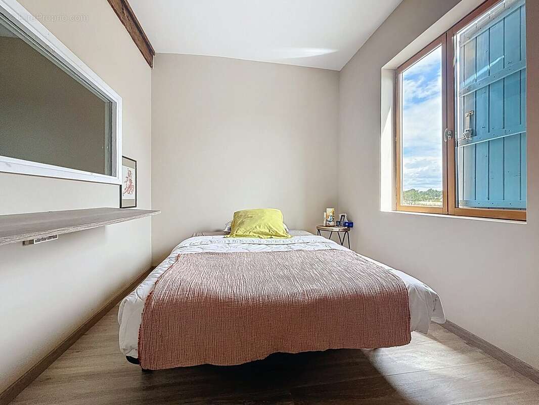 Maison à SAINT-PIERRE-DE-FRUGIE