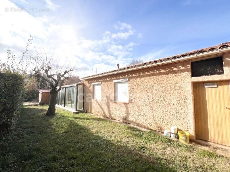 Vente Maison de plain-pied 4 pièces à MANOSQUE (04) - Jardin 740m2, garage, combles aménagés, proche commodités - photo 17