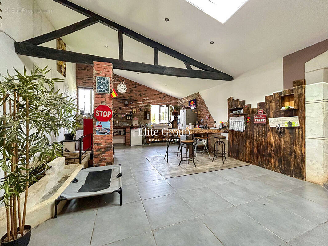 Maison à TONNAY-CHARENTE