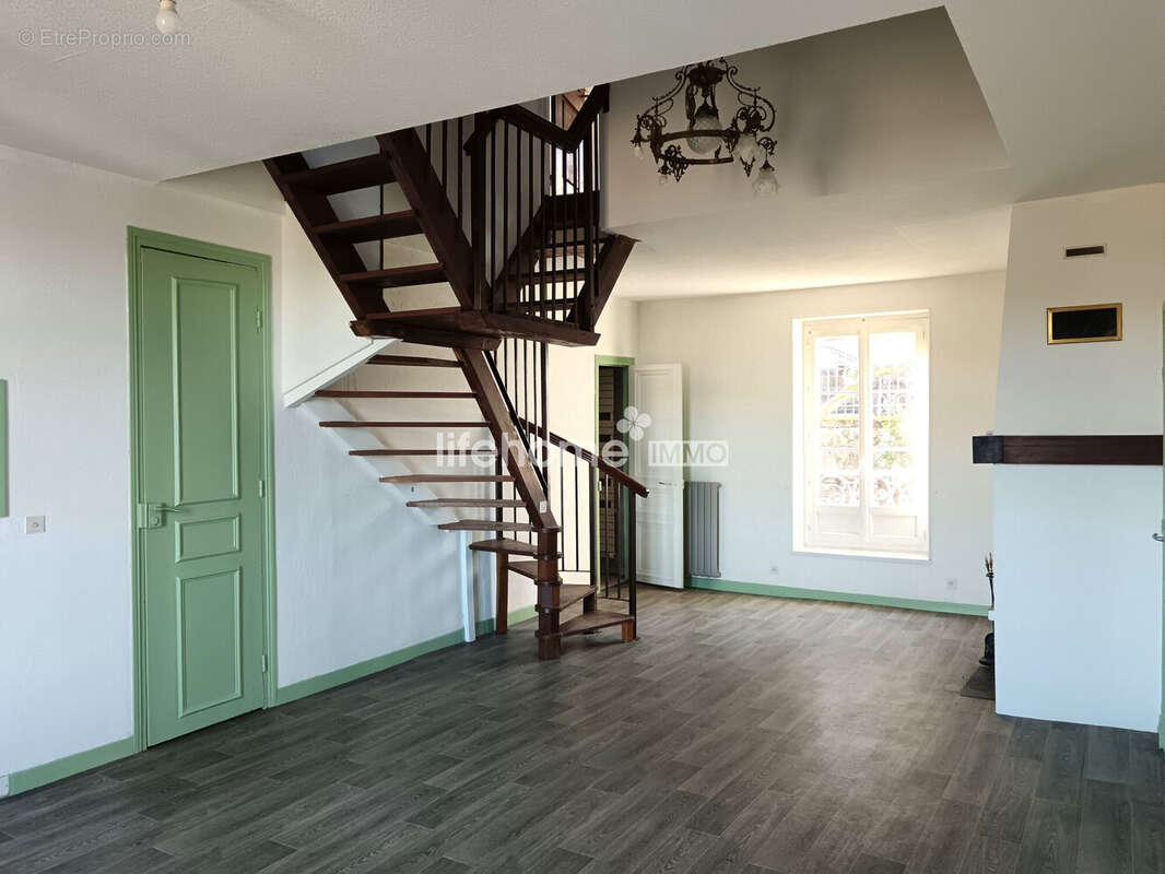 Maison à SAINTE-FEYRE