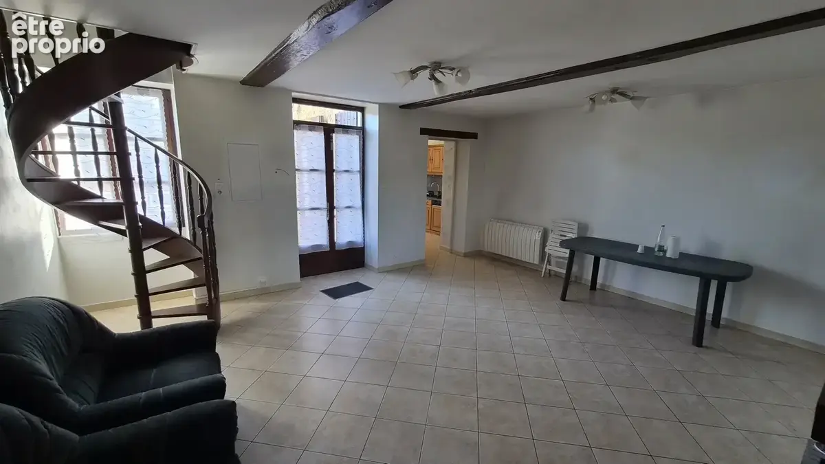 Maison d'habitation mitoyenne d'un coté, garage et jardin sur Tignieu-Jameyzieu - photo 9