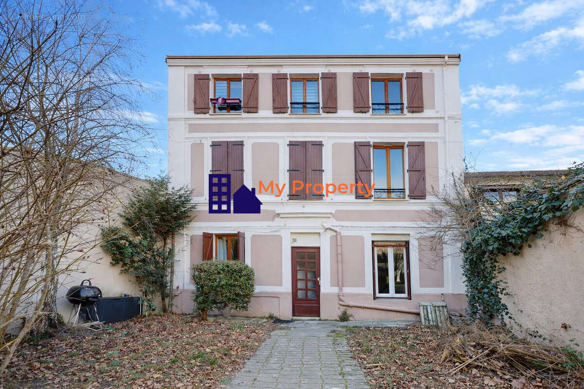 Appartement à HOUILLES