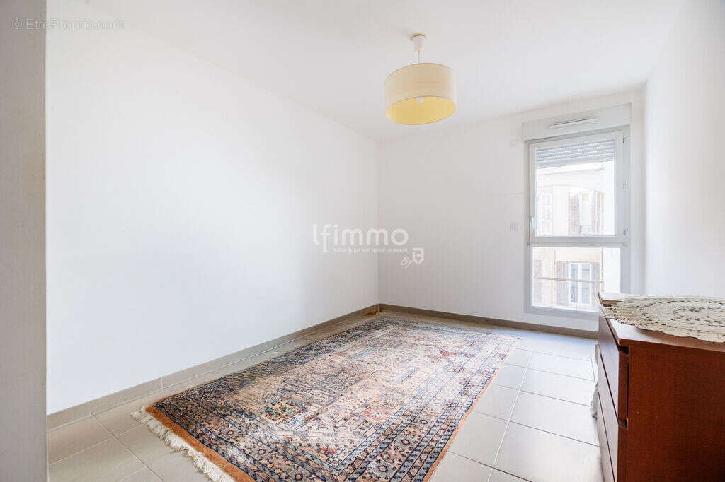 Appartement à MARSEILLE-2E