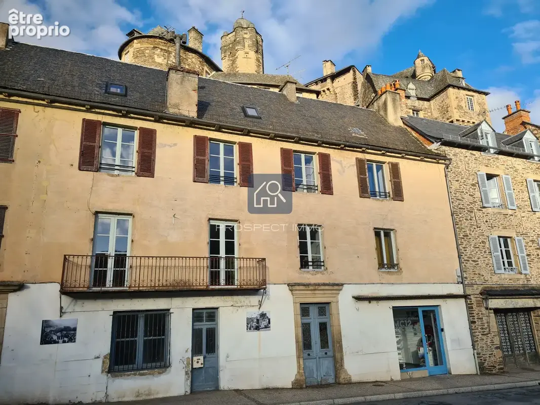 Maison à ESTAING