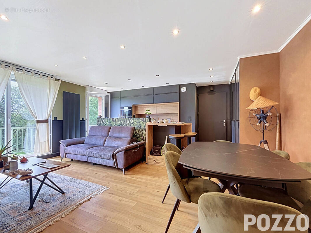 Appartement à LA RIVIERE-SAINT-SAUVEUR