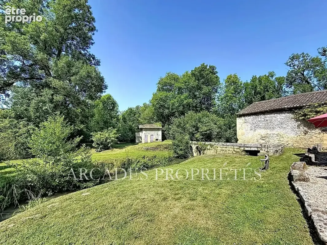 Demeure d'exception avec moulin et dependances - photo 5