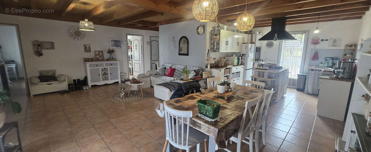 Maison à MONCEAUX-SUR-DORDOGNE