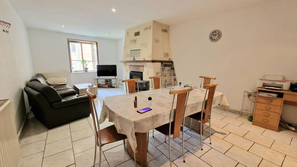 Appartement à SORCY-SAINT-MARTIN