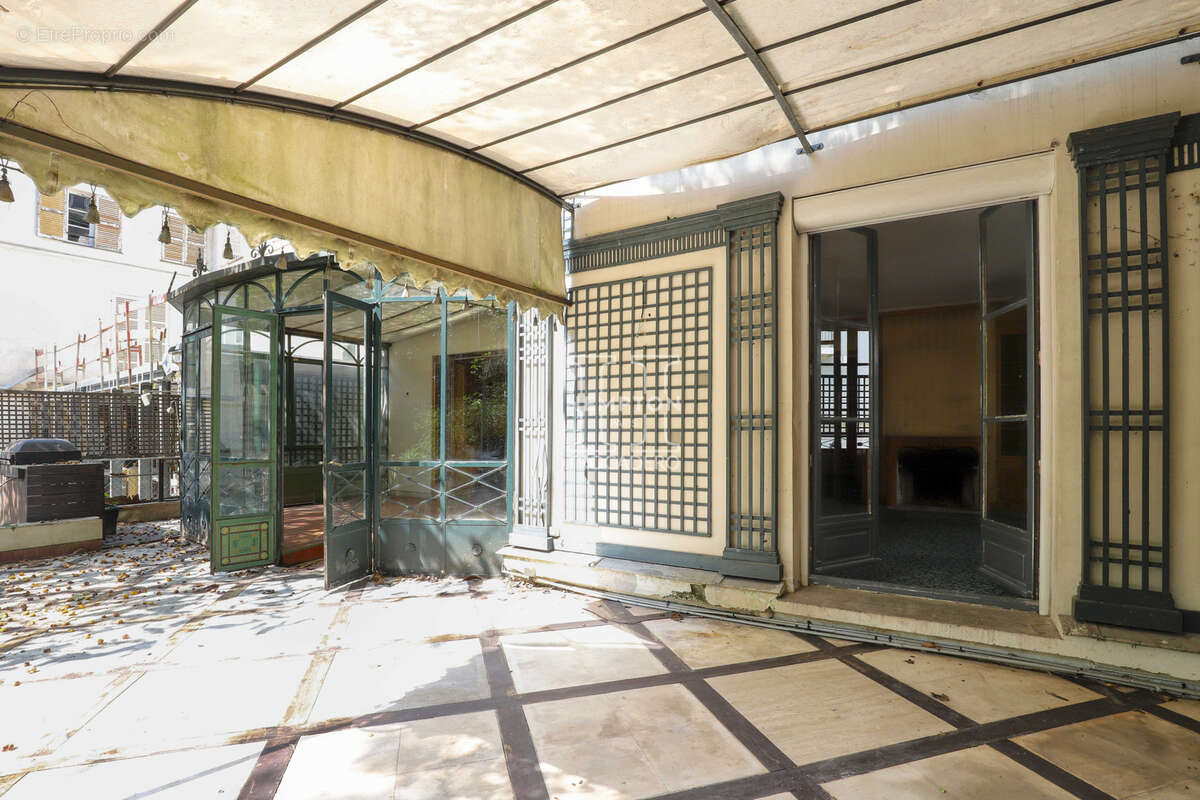 Paris xvi • passy  hôtel particulier sur 5 niveaux avec potentiel de toit-terrasse - photo 12