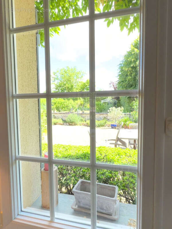 Appartement à LA CROIX-SAINT-LEUFROY