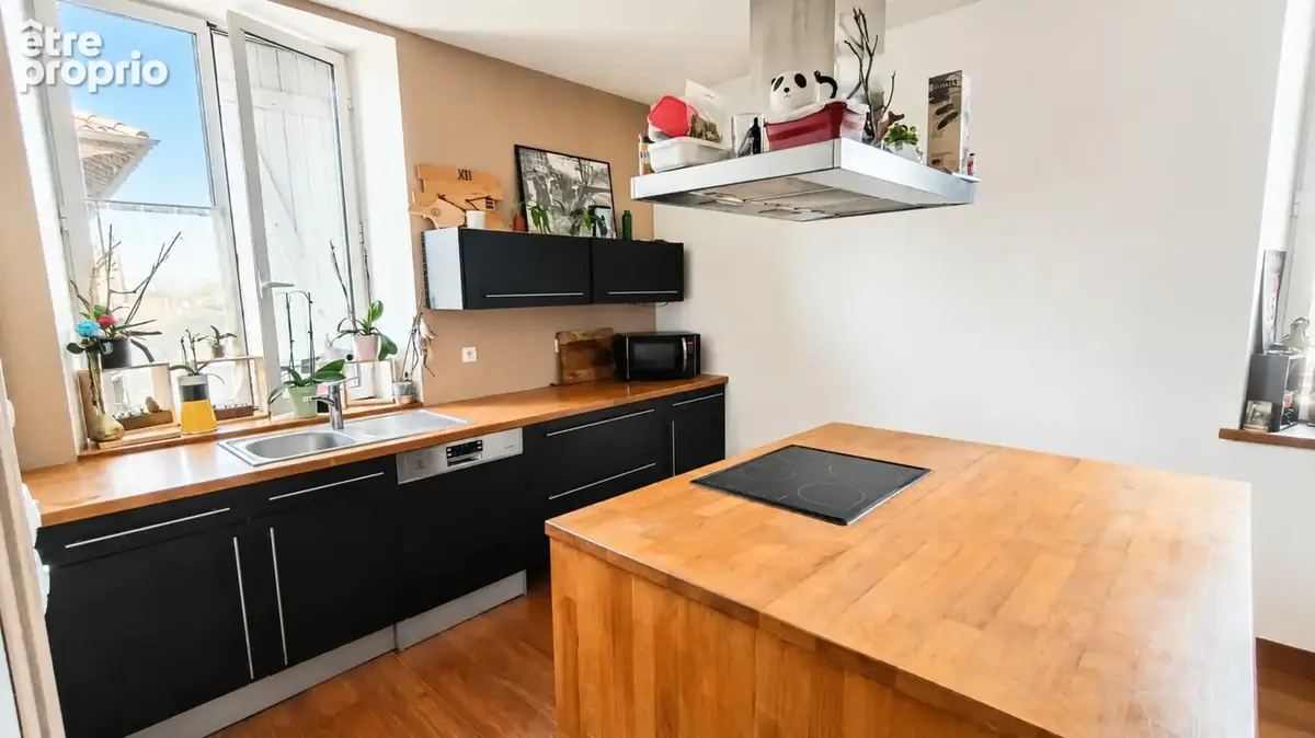 Duplex T3 lumineux avec espace bureau – Dernier étage – Faibles charges – Centre-ville - photo 4