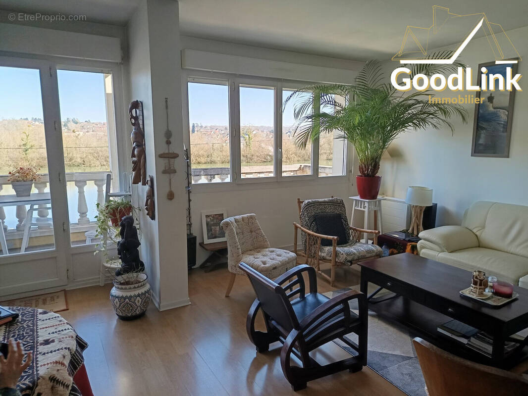 SEJOUR  - Appartement à CORBEIL-ESSONNES