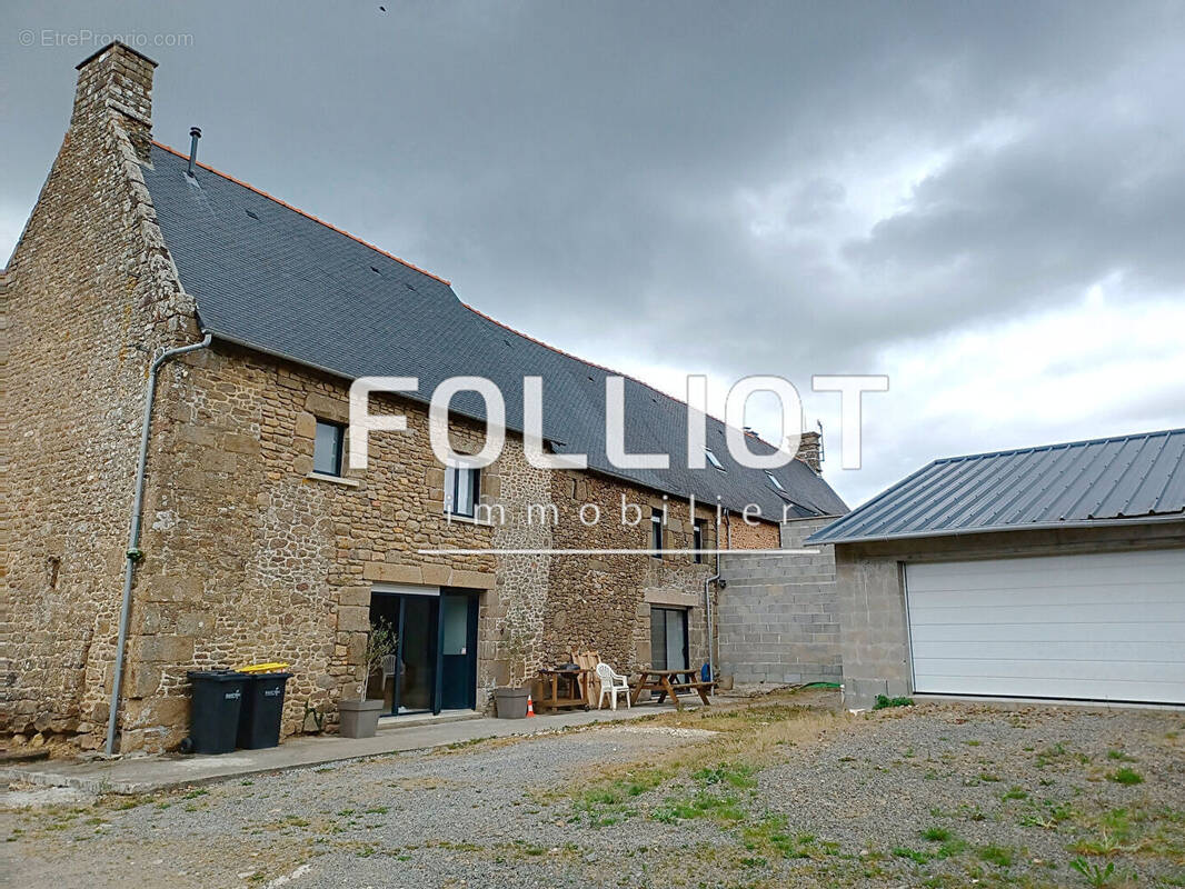 Maison à BAZOUGES-LA-PEROUSE