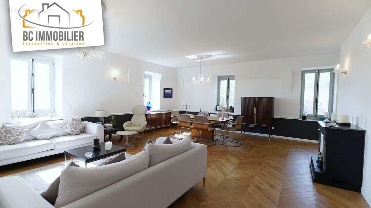 Appartement à CHEVRY