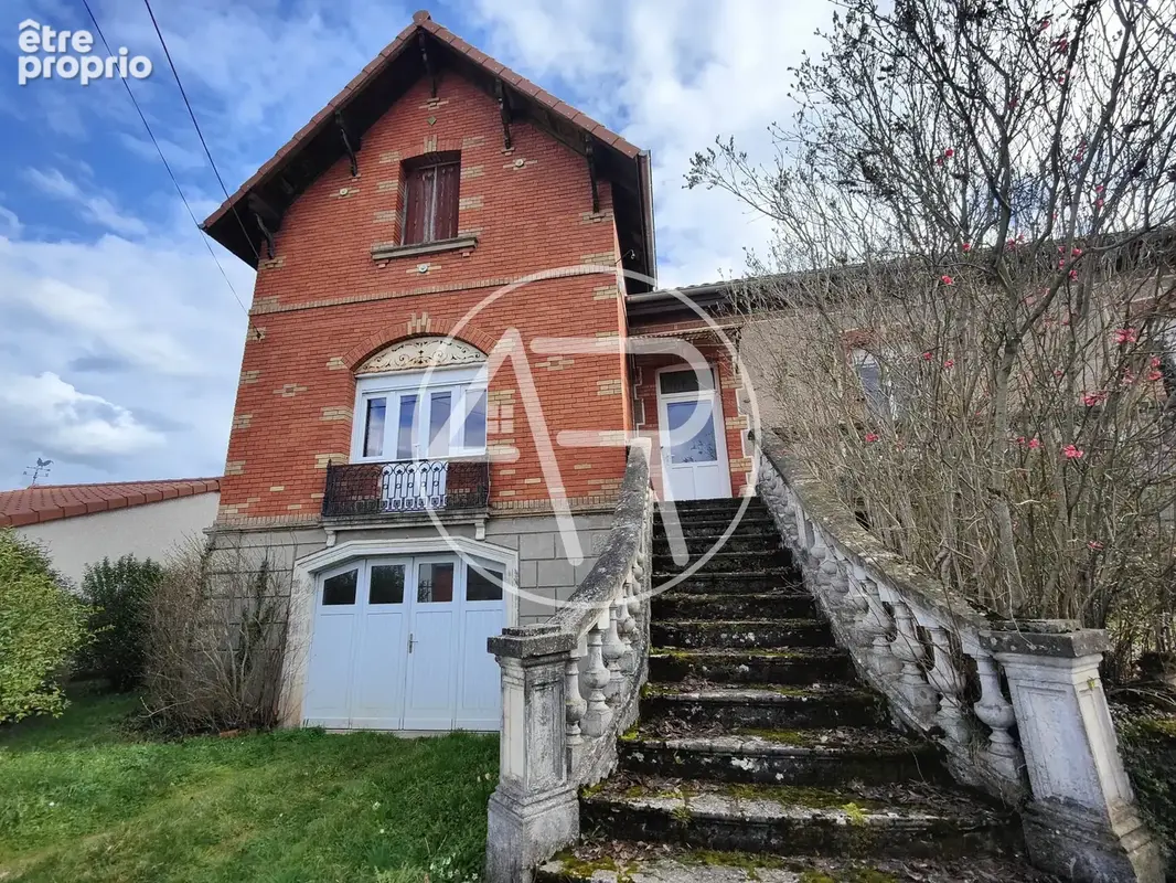 Maison de caractère à rénover. - photo 1