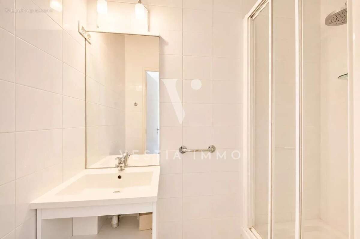 Appartement à LA GARENNE-COLOMBES