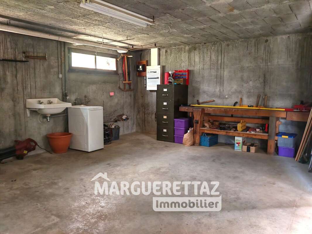 Maison à MARIGNIER