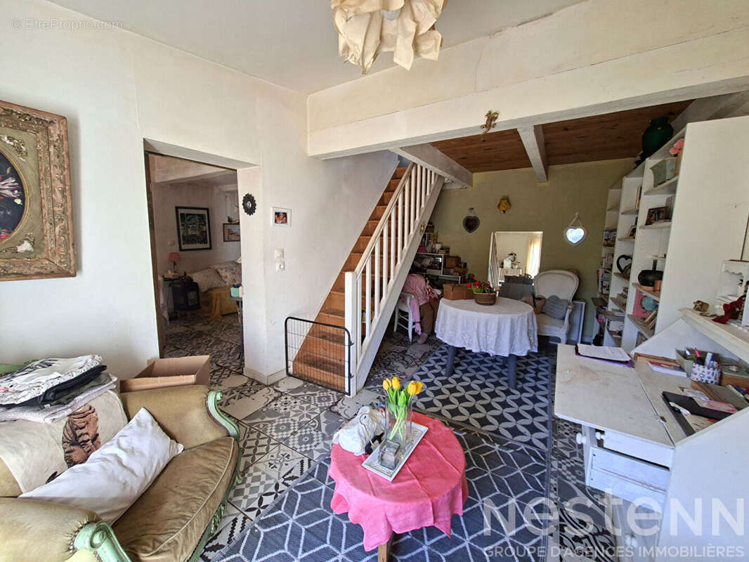 Maison à LE COLLET-DE-DEZE