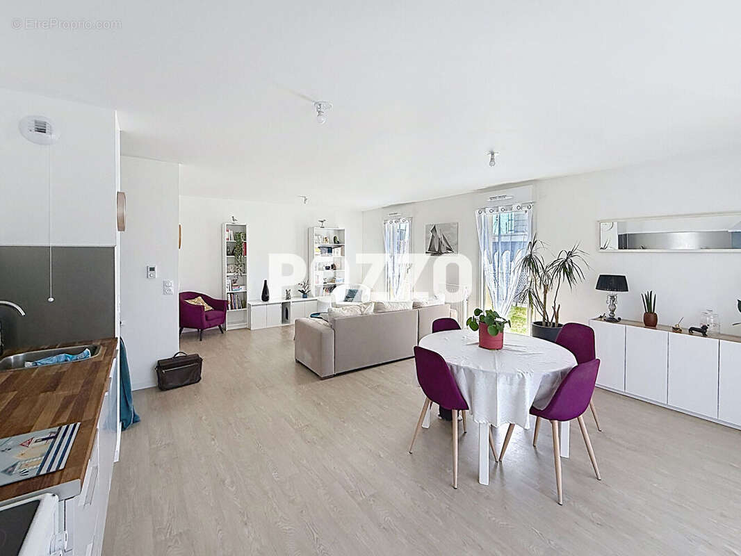 Appartement à DONVILLE-LES-BAINS