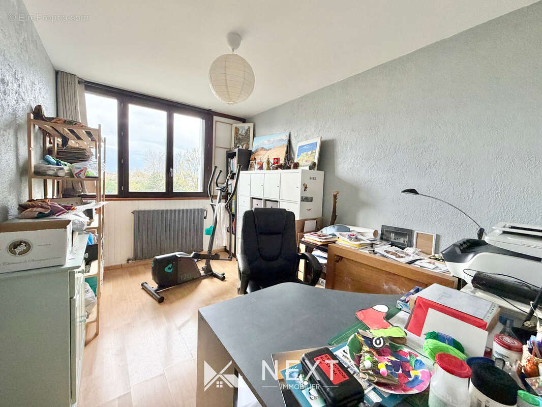 Appartement à SAINT-MARTIN-D'HERES