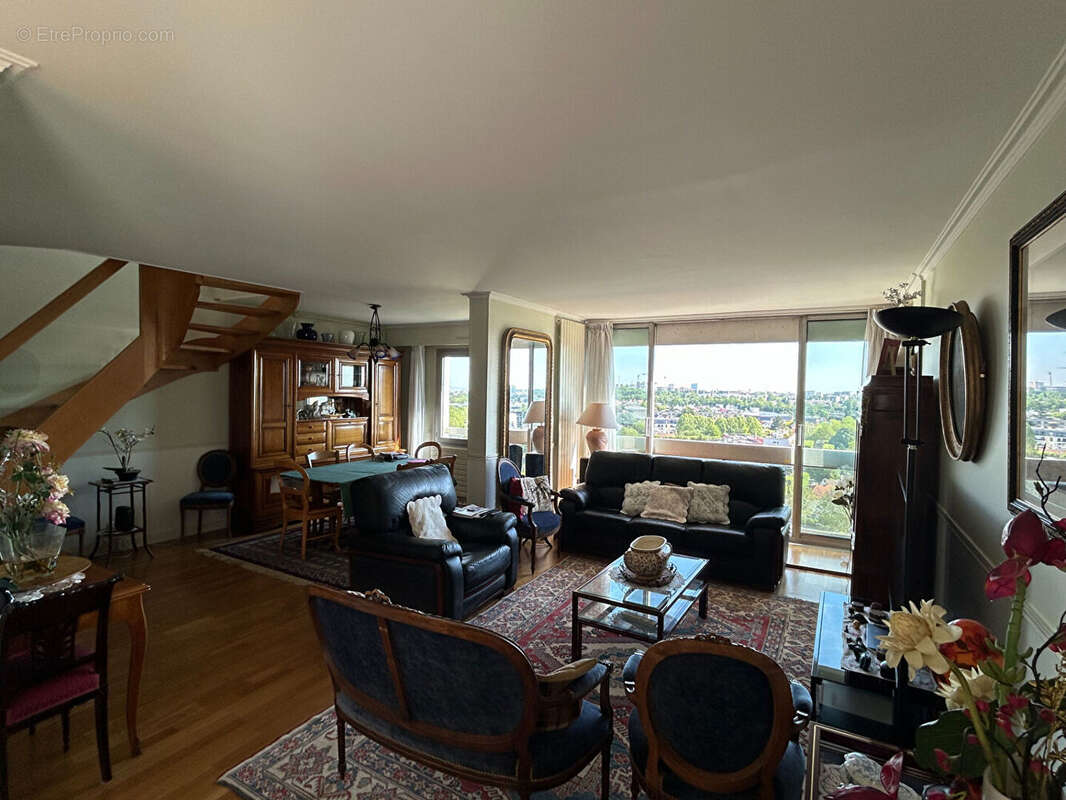 Appartement à L'HAY-LES-ROSES