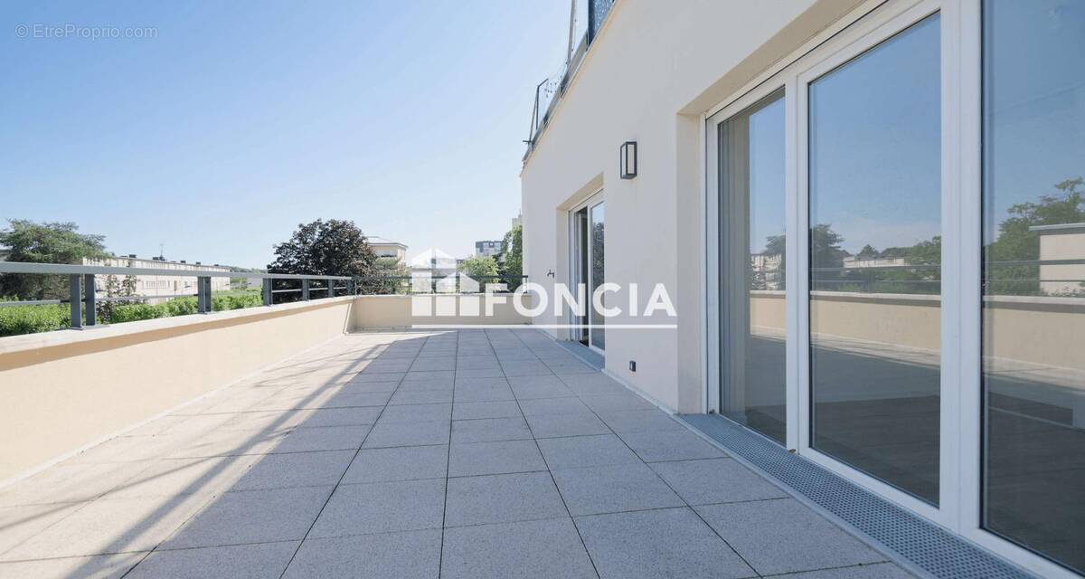 Appartement à DAMMARIE-LES-LYS