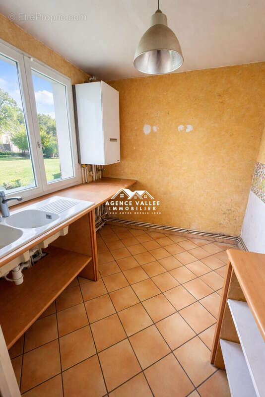 Maison à SAINT-PIERRE-DU-PERRAY