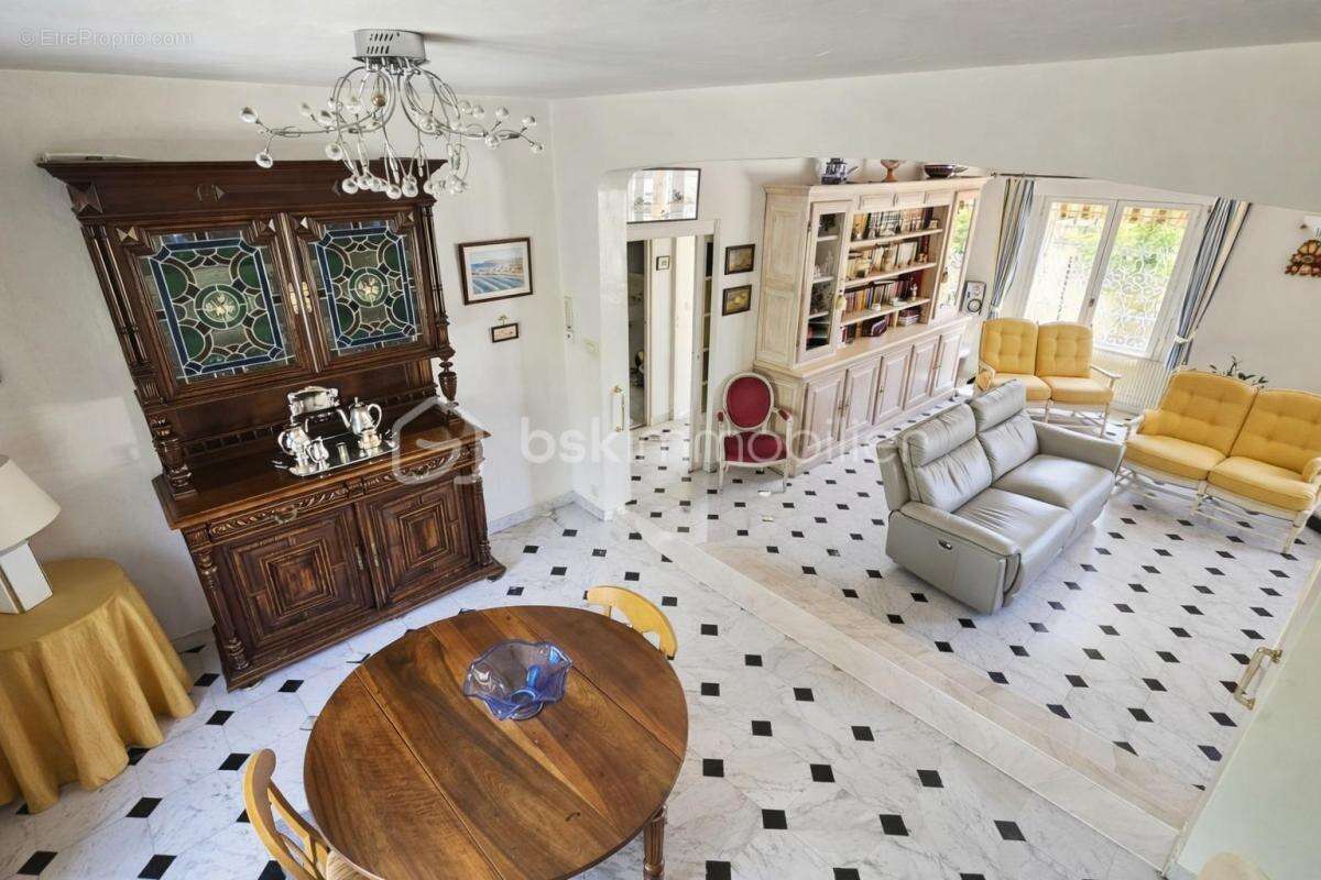 Coup de cœur ! Spacieuse maison familiale avec terrasse et jardin au calme à Fréjus - photo 7