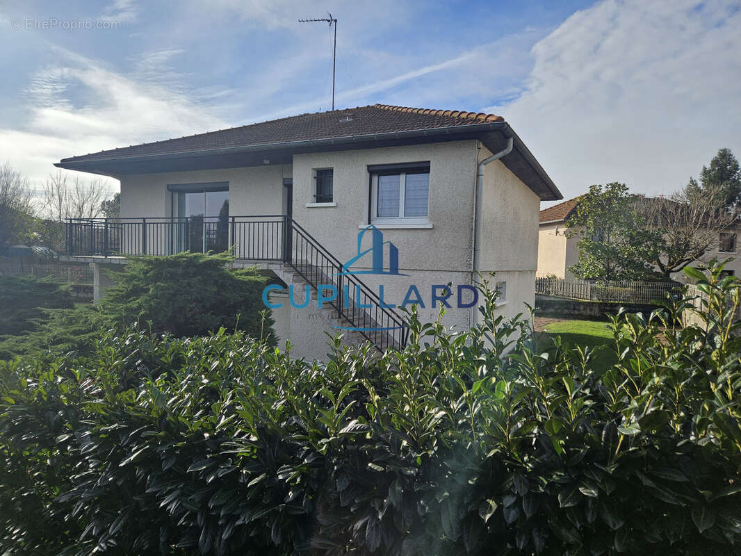 Maison à RIORGES