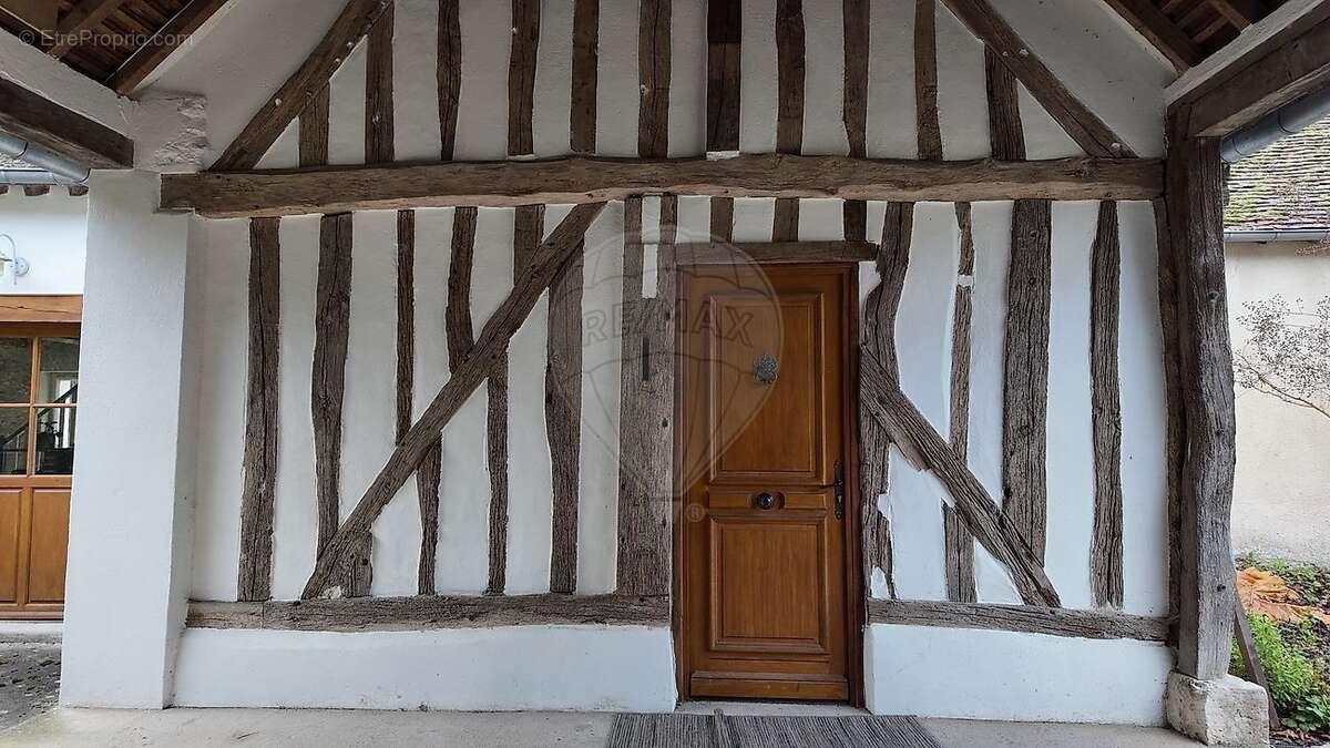 Maison à SAINT-JEAN-DE-BRAYE