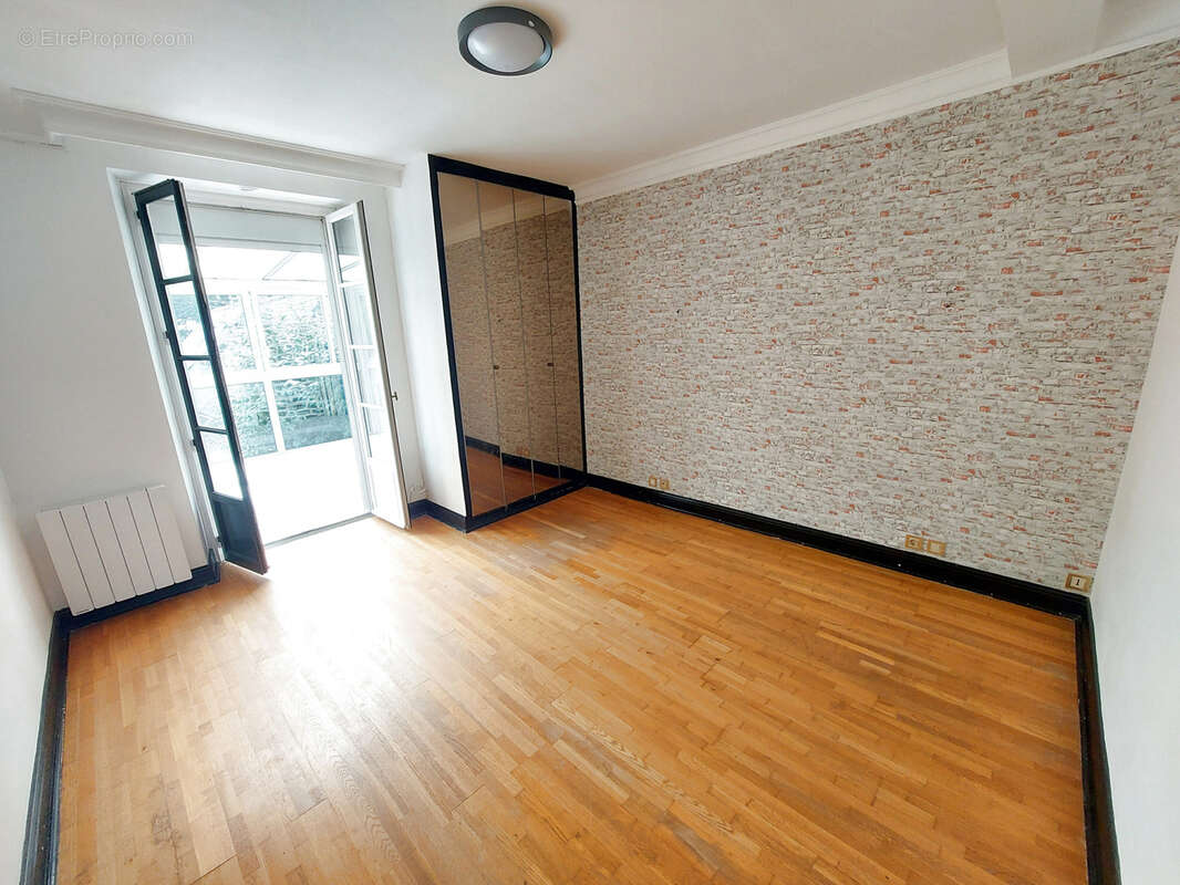 Maison à ARGENTRE-DU-PLESSIS