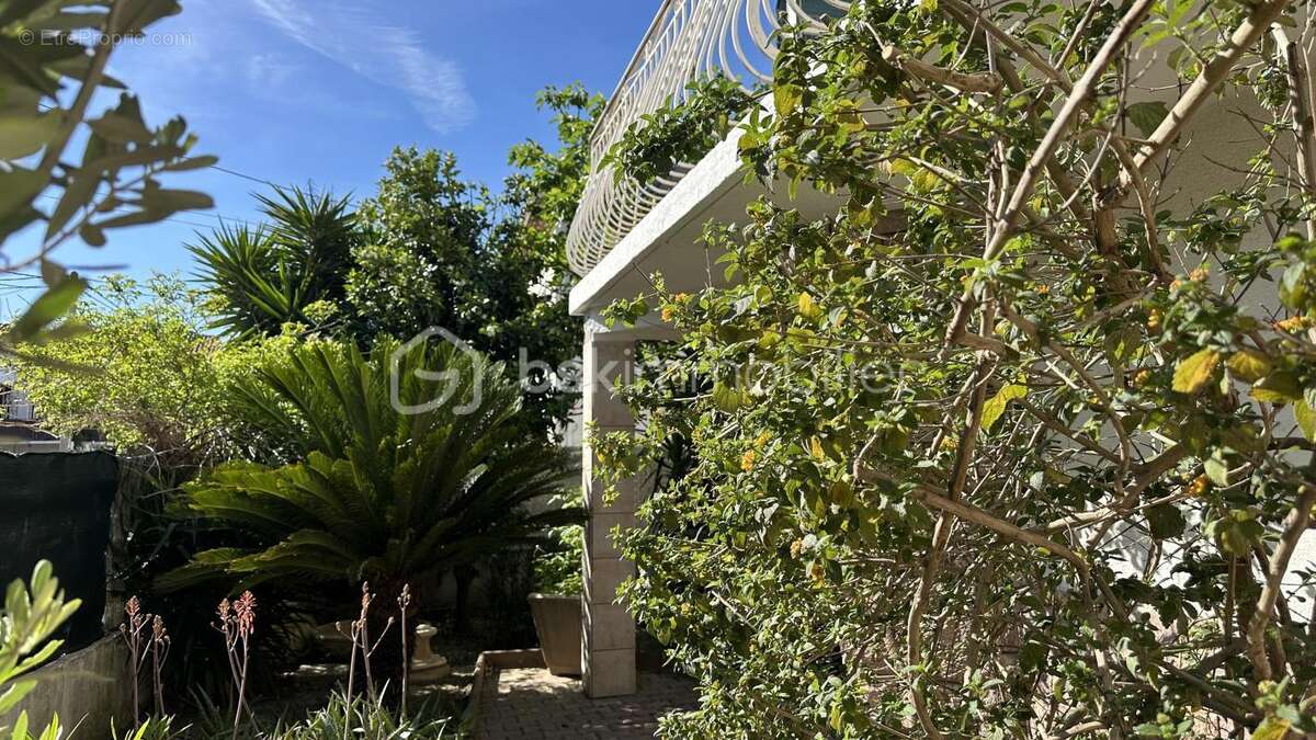 Maison catalane rénovée – 175 m² – 5 chambres – garage – jardin - photo 19