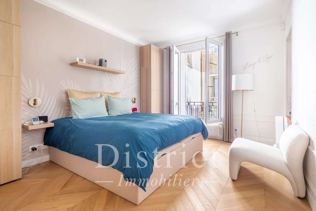 Appartement à PARIS-16E