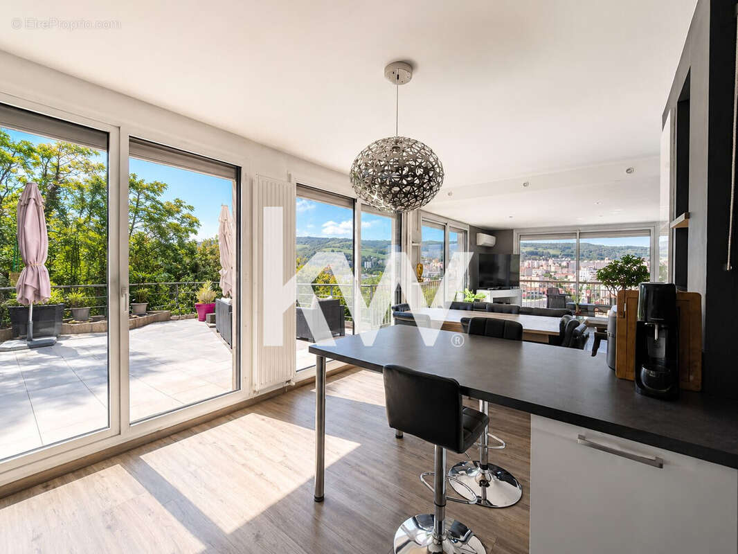 Appartement à SAINT-ETIENNE
