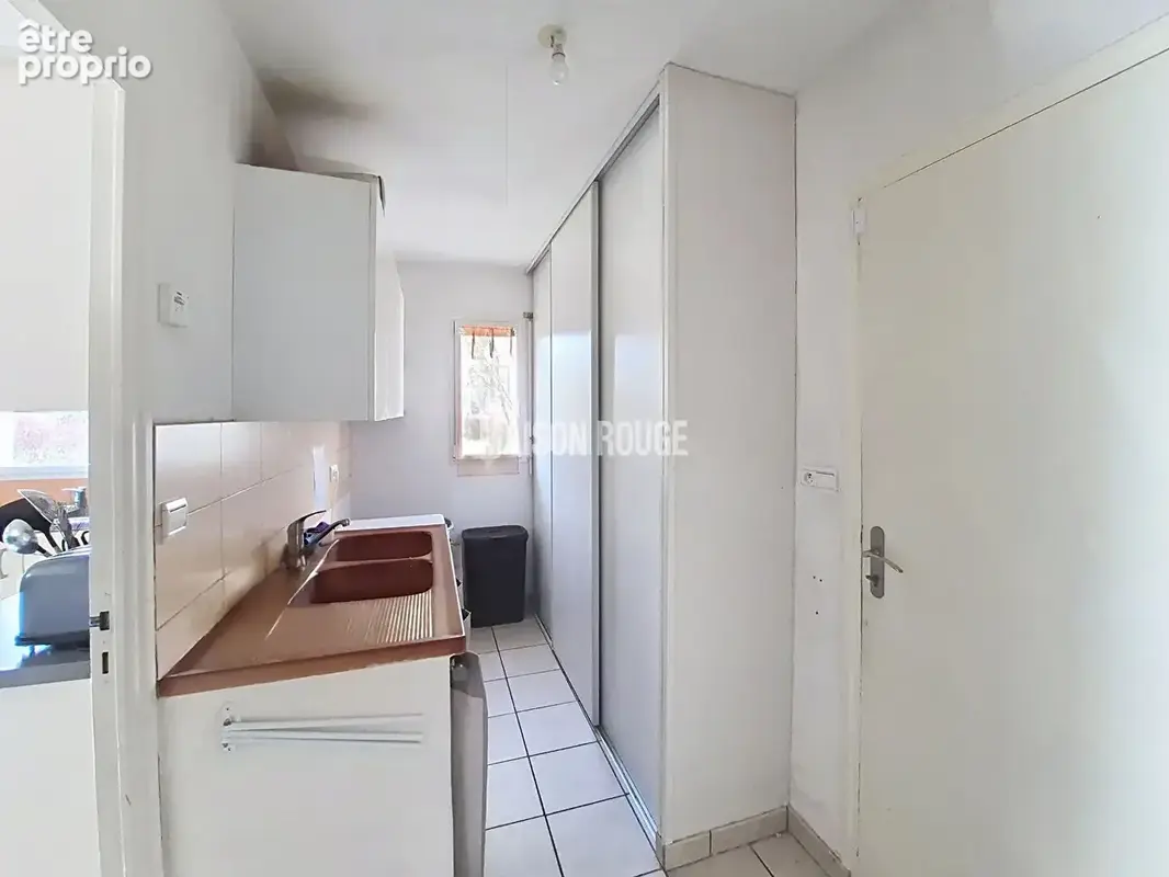 Maison familiale de 144 m² sur un terrain paysagé de 677 m² - photo 11