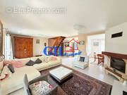 Maison à SAVIGNY-LE-TEMPLE