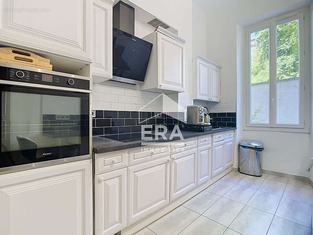 Appartement à MARSEILLE-6E